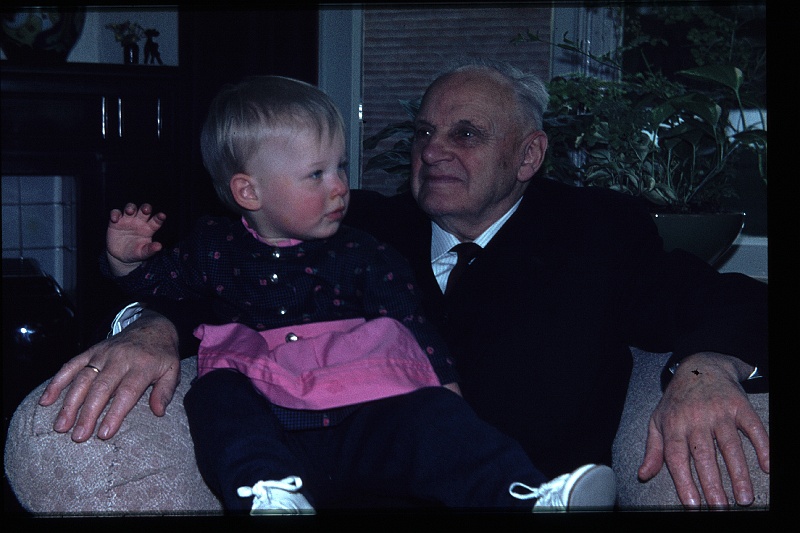 23.Driebergen jan 1965 Opa,Brigitte.JPG